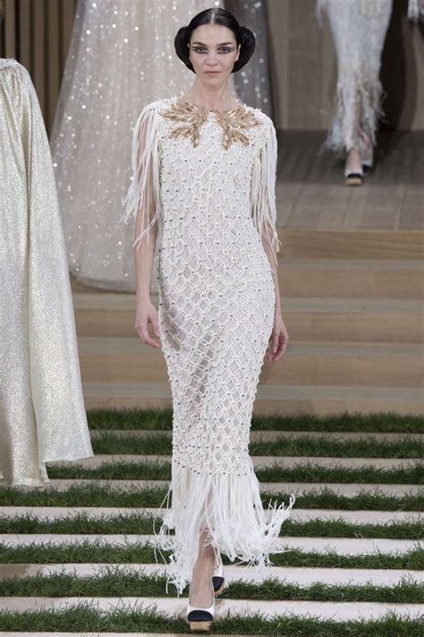 chanel abito da sposa 2006|Abiti da sposa Chanel, i più belli di sempre .